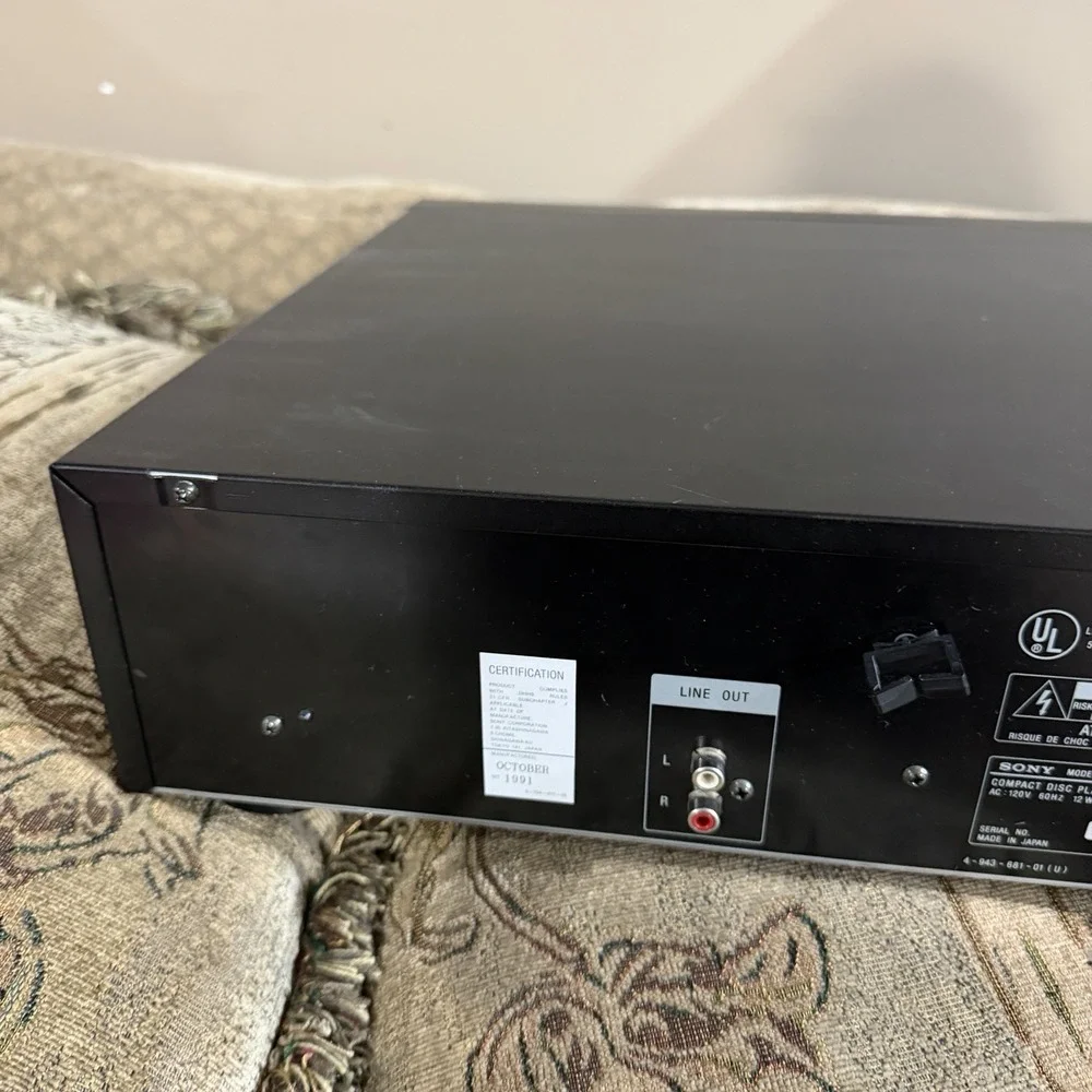 Sony 5 Disk Cd Changer CDP-C315 Operating Instructions For Parts Only
